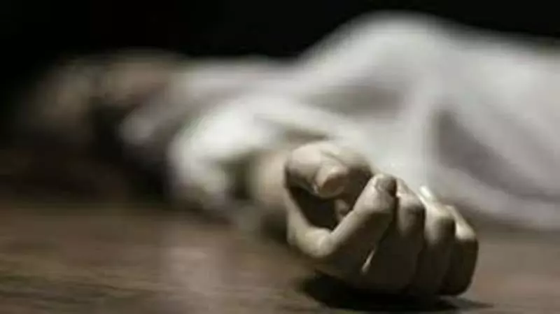 Mumbai : शादी के 2 महीने बाद 26 वर्षीय महिला ने की आत्महत्या Mumbai : शादी के 2 महीने बाद 26 वर्षीय महिला ने की आत्महत्या