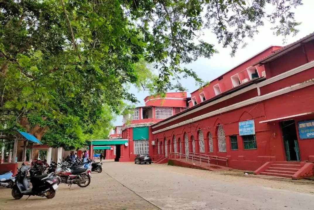 Sundargarh: कलेक्टर ने हेमगिर में कोयला तस्करी पर कार्रवाई के आदेश दिए Sundargarh: कलेक्टर ने हेमगिर में कोयला तस्करी पर कार्रवाई के आदेश दिए