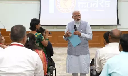 पीएम मोदी ने मुद्रा योजना के लाभार्थियों से की बात, बोले- सपने हकीकत में बदल गए पीएम मोदी ने मुद्रा योजना के लाभार्थियों से की बात, बोले- सपने हकीकत में बदल गए