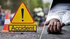 Gaya: पानी से भरे गड्ढे में गिरी स्कॉर्पियो, चार लोगों की मौत Gaya: पानी से भरे गड्ढे में गिरी स्कॉर्पियो, चार लोगों की मौत