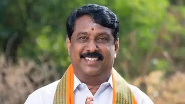 Tamil Nadu: नैनार नागेंद्रन दिल्ली के लिए रवाना अमित शाह से मुलाकात Tamil Nadu: नैनार नागेंद्रन दिल्ली के लिए रवाना अमित शाह से मुलाकात