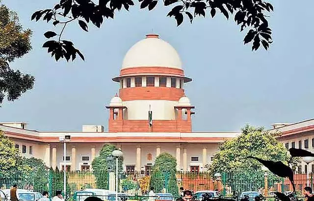 तमिलनाडु विधेयकों को मंजूरी: SC ने विशेष शक्तियों के तहत दिया निर्णायक फैसला तमिलनाडु विधेयकों को मंजूरी: SC ने विशेष शक्तियों के तहत दिया निर्णायक फैसला