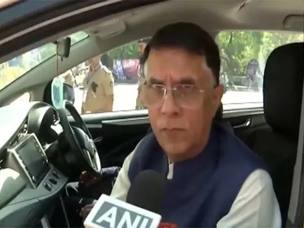 Pawan Khera ने अमेरिका द्वारा टैरिफ लगाए जाने पर कहा-सबसे बड़ी चिंता प्रधानमंत्री की चुप्पी है Pawan Khera ने अमेरिका द्वारा टैरिफ लगाए जाने पर कहा-सबसे बड़ी चिंता प्रधानमंत्री की चुप्पी है