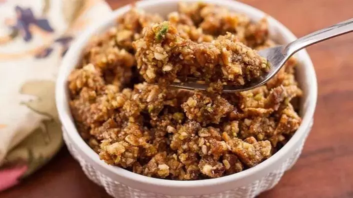 Walnut Halwa: इस बार मीठे में ट्राई करें अखरोट का हलवा, नोट कर लें रेसिपी Walnut Halwa: इस बार मीठे में ट्राई करें अखरोट का हलवा, नोट कर लें रेसिपी