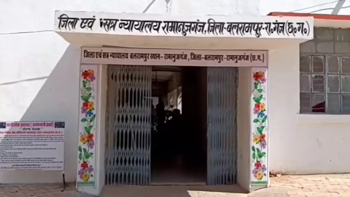 धान घोटाले के 17 दोषियों को तीन-तीन साल कारावास की हुई सजा धान घोटाले के 17 दोषियों को तीन-तीन साल कारावास की हुई सजा