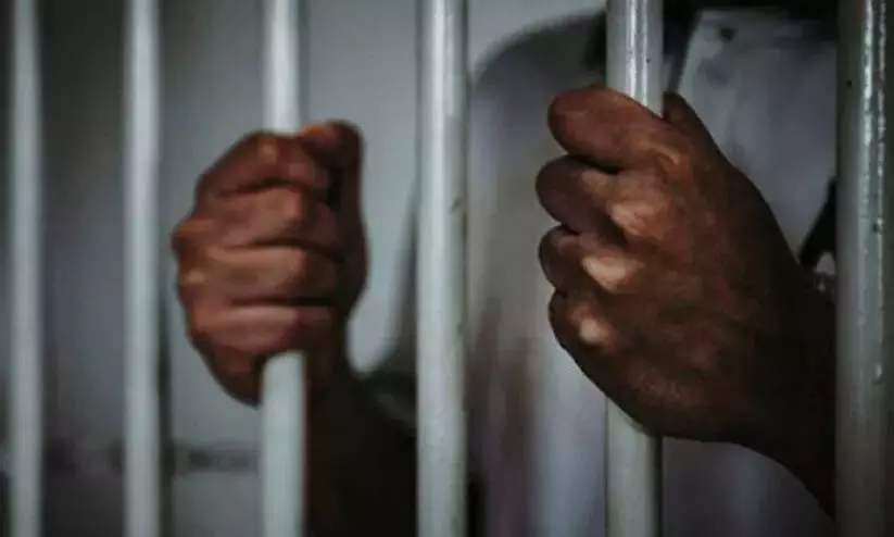 Kerala: 12 वर्षीय लड़के की हत्या के प्रयास के लिए पड़ोसी को 15 साल की जेल की सजा Kerala: 12 वर्षीय लड़के की हत्या के प्रयास के लिए पड़ोसी को 15 साल की जेल की सजा