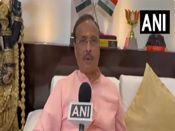 वक्फ कानून मुस्लिम समुदाय की महिलाओं और गरीबों के लिए वरदान: BJP सांसद दिनेश शर्मा वक्फ कानून मुस्लिम समुदाय की महिलाओं और गरीबों के लिए वरदान: BJP सांसद दिनेश शर्मा
