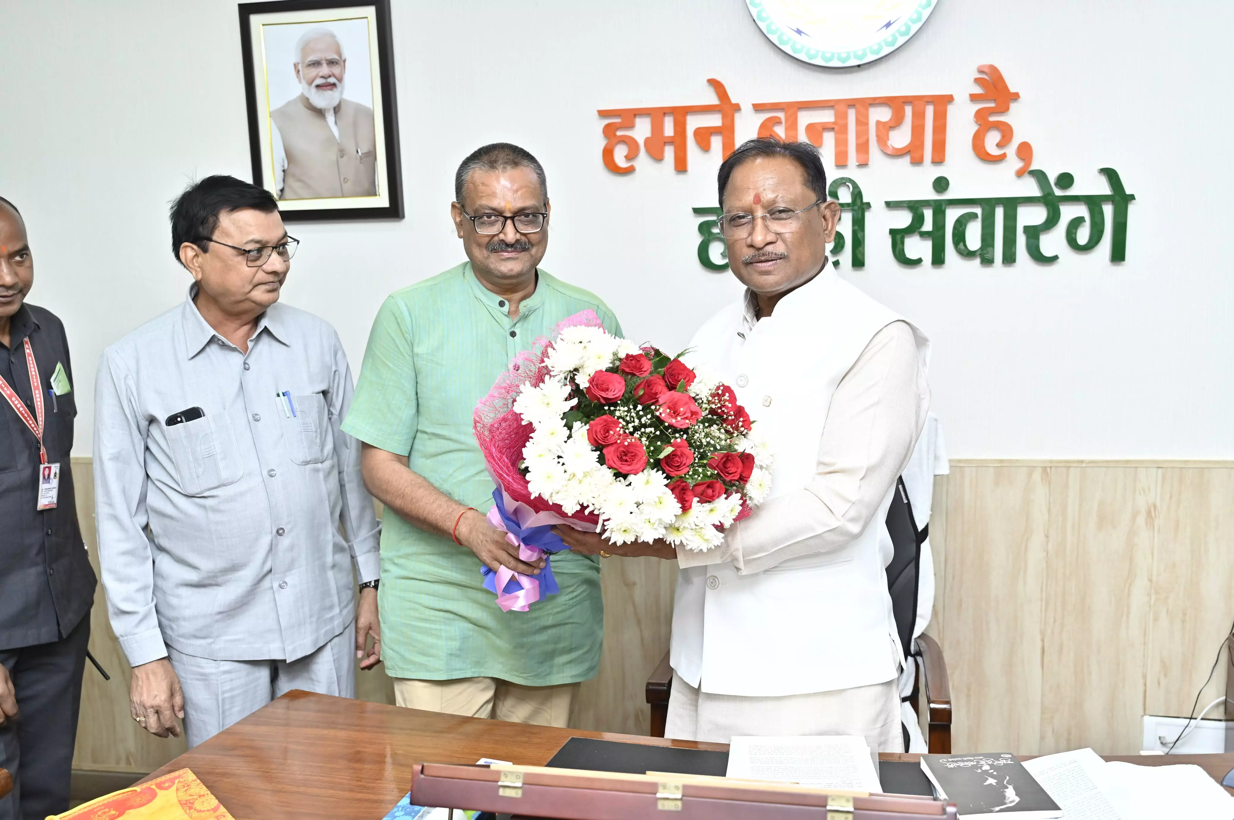 CM विष्णुदेव साय से निगम-मंडल के नवनियुक्त अध्यक्षों ने की सौजन्य भेंट CM विष्णुदेव साय से निगम-मंडल के नवनियुक्त अध्यक्षों ने की सौजन्य भेंट