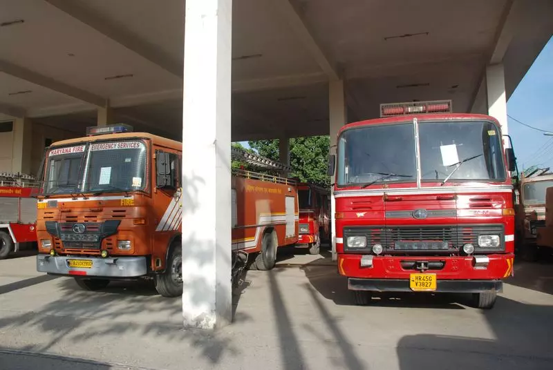 Haryana : करनाल में गेहूं की कटाई के मौसम के लिए अग्निशमन विभाग हाई अलर्ट पर Haryana : करनाल में गेहूं की कटाई के मौसम के लिए अग्निशमन विभाग हाई अलर्ट पर