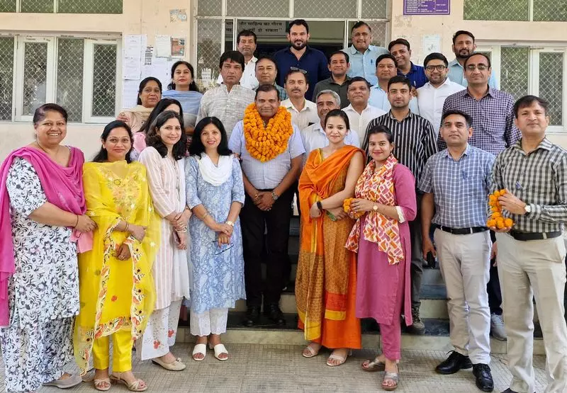 Haryana : राजेश रांझा राज्य सरकार शिक्षक संघ के अध्यक्ष चुने गए Haryana : राजेश रांझा राज्य सरकार शिक्षक संघ के अध्यक्ष चुने गए