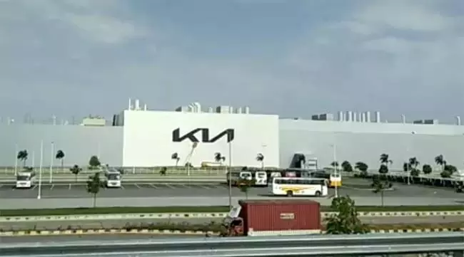 Andhra: किआ फैक्ट्री में 900 कार इंजन गायब हो गए Andhra: किआ फैक्ट्री में 900 कार इंजन गायब हो गए