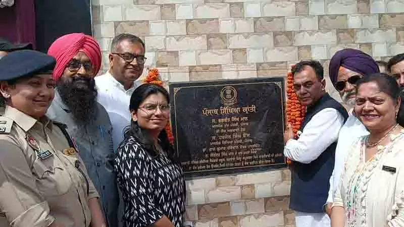 MP Chabbewal ने दो स्कूलों के नवीनीकरण की परियोजना का उद्घाटन किया MP Chabbewal ने दो स्कूलों के नवीनीकरण की परियोजना का उद्घाटन किया