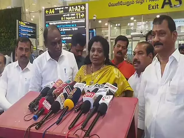 विजय, बिना कुछ जाने मत बोलो; गैस की कीमतों में बढ़ोतरी बहुत मामूली है - Tamilisai विजय, बिना कुछ जाने मत बोलो; गैस की कीमतों में बढ़ोतरी बहुत मामूली है - Tamilisai