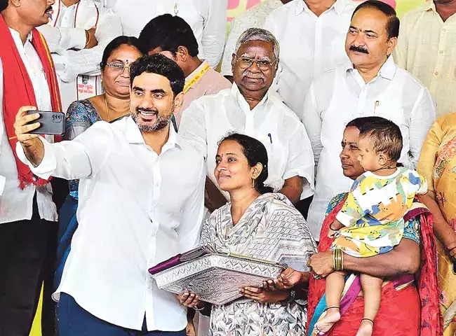 हमारे घर के दरवाजे हमेशा लोगों के लिए खुले रहेंगे: Nara Lokesh हमारे घर के दरवाजे हमेशा लोगों के लिए खुले रहेंगे: Nara Lokesh