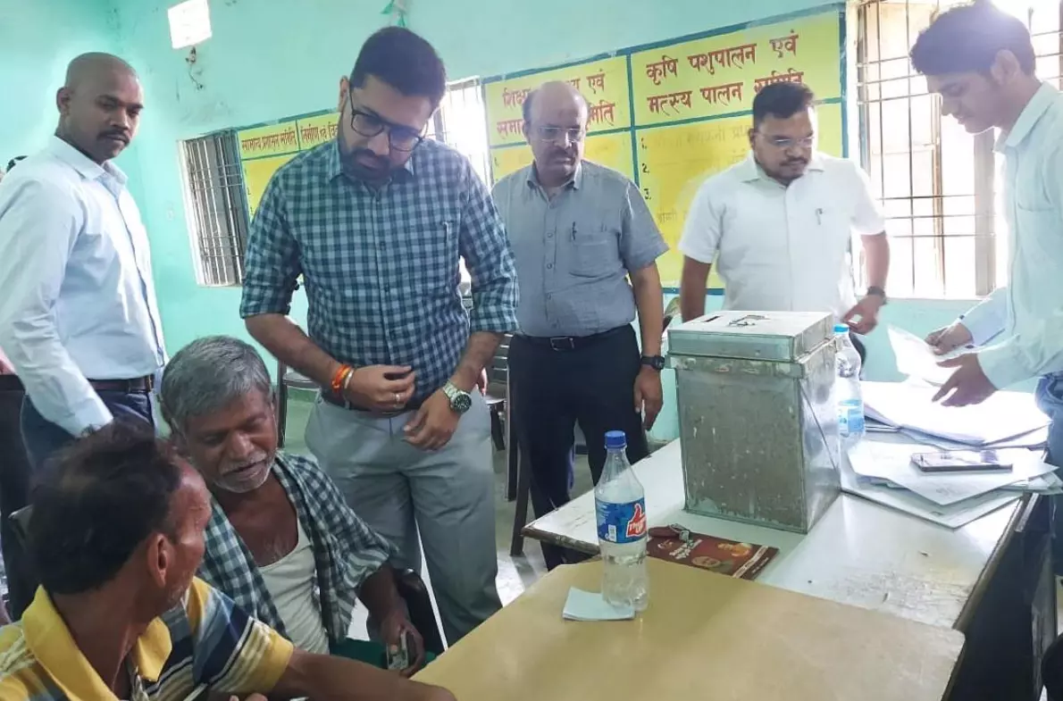 शासन की योजनाएं अंतिम व्यक्ति तक पहुंचे : कलेक्टर लंगेह शासन की योजनाएं अंतिम व्यक्ति तक पहुंचे : कलेक्टर लंगेह