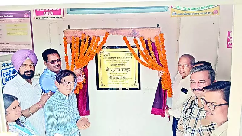 कौलडेम में दिया दस लाख का गिफ्ट कौलडेम में दिया दस लाख का गिफ्ट