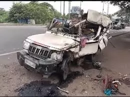 Kerala : कोट्टायम में जीप-ट्रक की टक्कर में 2 की मौत, 3 घायल Kerala : कोट्टायम में जीप-ट्रक की टक्कर में 2 की मौत, 3 घायल