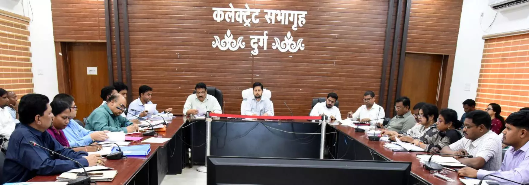 कलेक्टर के अनुमति बिना अधिकारी-कर्मचारियों की अवकाश स्वीकृत नहीं कलेक्टर के अनुमति बिना अधिकारी-कर्मचारियों की अवकाश स्वीकृत नहीं