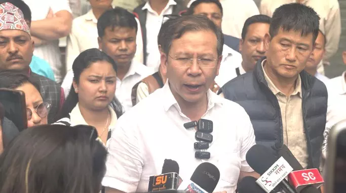 Sikkim : गंगटोक में विशाल संरचनाएं आपदा को आमंत्रित करेंगी गणेश राय Sikkim : गंगटोक में विशाल संरचनाएं आपदा को आमंत्रित करेंगी गणेश राय