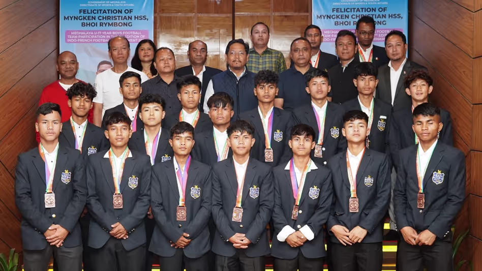 Meghalaya में स्कूल फुटबॉल टीम की अंतरराष्ट्रीय सफलता का आधिकारिक सम्मान किया Meghalaya में स्कूल फुटबॉल टीम की अंतरराष्ट्रीय सफलता का आधिकारिक सम्मान किया