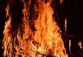 Balrampur : जमीन विवाद में रिश्तेदार को आग लगाने के आरोप में पिता-पुत्र को गिरफ्तार Balrampur : जमीन विवाद में रिश्तेदार को आग लगाने के आरोप में पिता-पुत्र को गिरफ्तार
