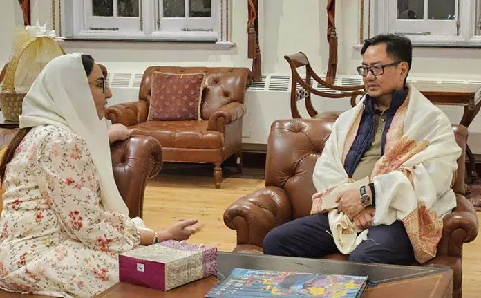 डॉ दरख्शां ने Rijiju से मुलाकात की, वक्फ विकास योजनाओं पर चर्चा की डॉ दरख्शां ने Rijiju से मुलाकात की, वक्फ विकास योजनाओं पर चर्चा की
