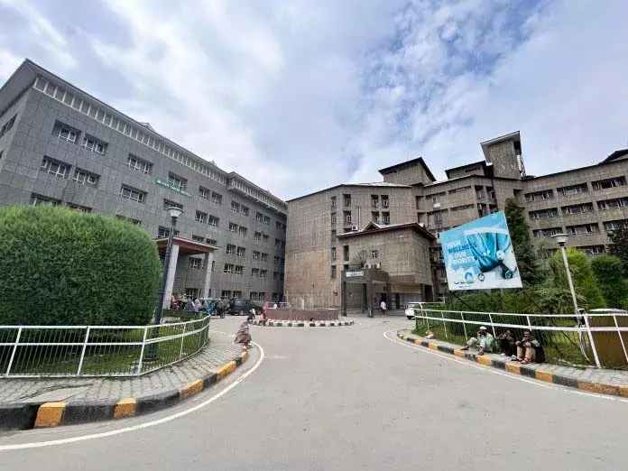SKIMS को 50 करोड़ रुपये के उन्नत चिकित्सा उपकरण मिले SKIMS को 50 करोड़ रुपये के उन्नत चिकित्सा उपकरण मिले