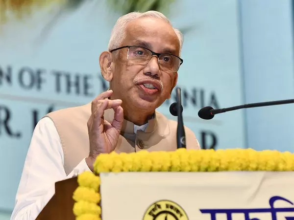 राज्यपाल S Abdul Nazeer ने सिंगापुर में पवन कल्याण के बेटे की दुर्घटना पर चिंता व्यक्त की राज्यपाल S Abdul Nazeer ने सिंगापुर में पवन कल्याण के बेटे की दुर्घटना पर चिंता व्यक्त की