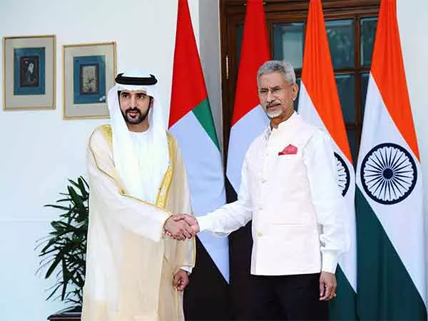 EAM जयशंकर ने नई दिल्ली में दुबई के क्राउन प्रिंस से की मुलाकात EAM जयशंकर ने नई दिल्ली में दुबई के क्राउन प्रिंस से की मुलाकात