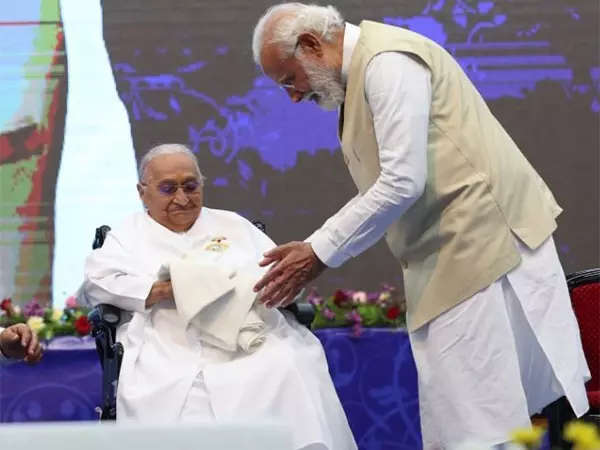 आध्यात्मिक गुरु दादी रतन मोहिनी के निधन पर PM Modi, अमित शाह ने जताया शोक आध्यात्मिक गुरु दादी रतन मोहिनी के निधन पर PM Modi, अमित शाह ने जताया शोक
