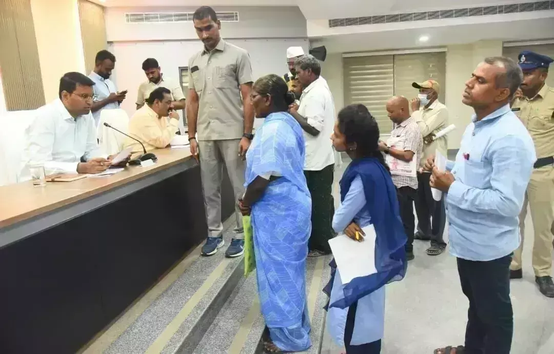 डीसी ने अधिकारियों को शिकायतों का त्वरित समाधान करने के निर्देश दिए डीसी ने अधिकारियों को शिकायतों का त्वरित समाधान करने के निर्देश दिए