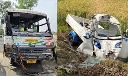 Uttarakhand : बस और इलेक्ट्रिक लोडर में टक्कर, 14 यात्री घायल Uttarakhand : बस और इलेक्ट्रिक लोडर में टक्कर, 14 यात्री घायल