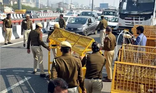 Punjab: पुलिस ने चेकिंग के दौरान इनोवा से भारी मात्रा में नकदी बरामद की