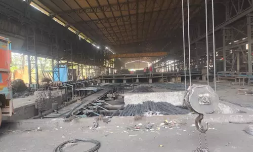 कारखानें में स्थापित सभी ईओटी क्रेन के संचालन पर लगाई गई रोक