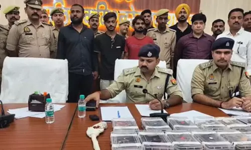 प्रयागराज : पुलिस ने तीन असलहा तस्करों को किया गिरफ्तार, भारी मात्रा में हथियार बरामद प्रयागराज : पुलिस ने तीन असलहा तस्करों को किया गिरफ्तार, भारी मात्रा में हथियार बरामद