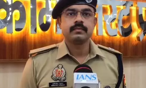 प्रयागराज में पुलिस की दो स्थानों पर छापेमारी, आठ जुआरी गिरफ्तार प्रयागराज में पुलिस की दो स्थानों पर छापेमारी, आठ जुआरी गिरफ्तार