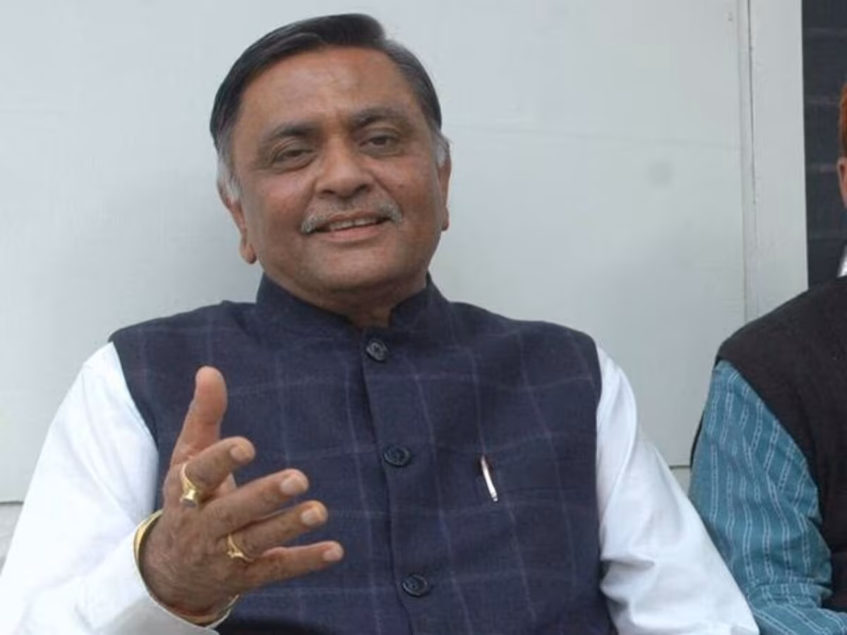 Jalandhar: भाजपा नेता के घर के बाहर संदिग्ध धमाका, पुलिस जांच में जुटी Jalandhar: भाजपा नेता के घर के बाहर संदिग्ध धमाका, पुलिस जांच में जुटी
