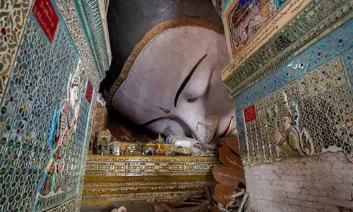 म्यांमार भूकंप: बारिश से राहत कार्य बाधित, मृतकों की संख्या 3,471 हुई म्यांमार भूकंप: बारिश से राहत कार्य बाधित, मृतकों की संख्या 3,471 हुई