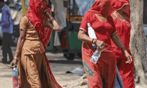 Barmer में तेज गर्मी से हाल बेहाल, हीटवेव का रेड अलर्ट जारी