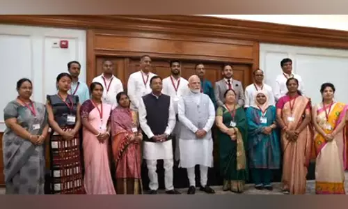 PM Modi ने मुद्रा योजना के लाभार्थियों से बातचीत की PM Modi ने मुद्रा योजना के लाभार्थियों से बातचीत की