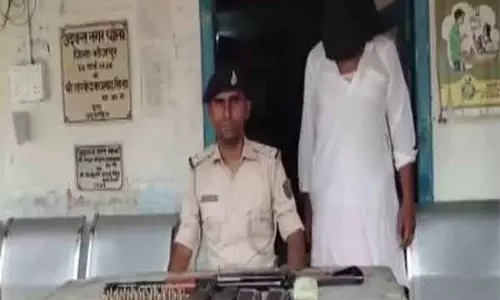 Bihar Police ने ग्राम प्रधान के घर से हथियार और गोला-बारूद जब्त किया, एक गिरफ्तार