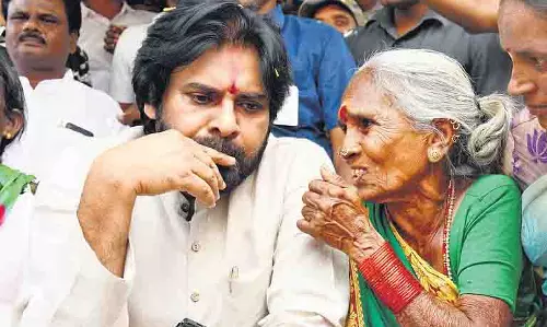 Pawan Kalyan ने आदिवासी क्षेत्रों में बुनियादी ढांचे को बढ़ावा देने के लिए अदावी थल्ली बाता लॉन्च किया