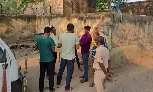 ट्रक और कार की टक्कर, दुल्हन सहित 4 की मौत, कोहराम मचा