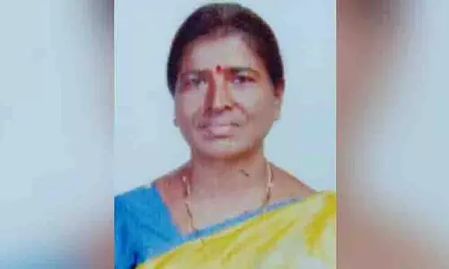 Andhra के विशेष डिप्टी कलेक्टर की सड़क दुर्घटना में मौत