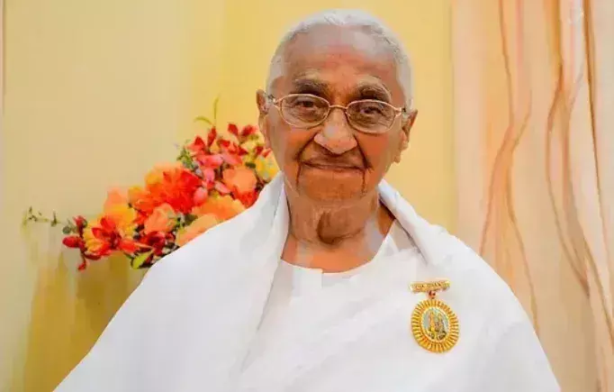 Sirohi: ब्रह्माकुमारीज की प्रमुख राजयोगिनी दादी रतनमोहिनी का निधन हुआ