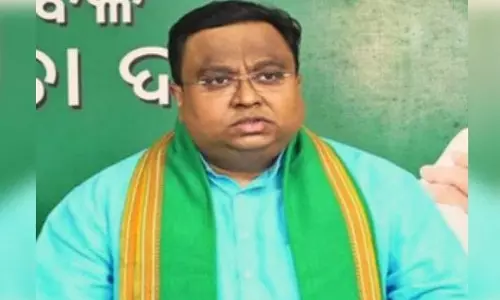 मुजीबुल्ला खान ने साथी बीजद नेता सस्मित पात्रा के खिलाफ कार्रवाई की मांग की मुजीबुल्ला खान ने साथी बीजद नेता सस्मित पात्रा के खिलाफ कार्रवाई की मांग की