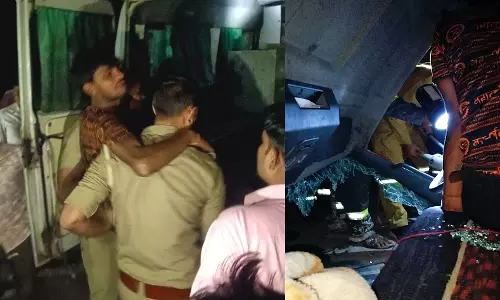 Farrukhabad: DCM डिवाइडर से भिड़ी, चालक को केबिन काटकर सुरक्षित निकाला गया
