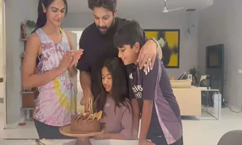 Allu Arjun ने पत्नी स्नेहा और बच्चों के साथ मनाया 43वां जन्मदिन