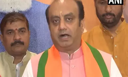 क्रांतिकारी योजना: मुद्रा योजना के 10 साल पूरे होने पर BJP नेता सुधांशु त्रिवेदी क्रांतिकारी योजना: मुद्रा योजना के 10 साल पूरे होने पर BJP नेता सुधांशु त्रिवेदी