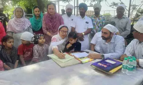 Punjab: प्राथमिक विद्यालयों के पुनः खुलने से दो गांवों में खुशी की लहर Punjab: प्राथमिक विद्यालयों के पुनः खुलने से दो गांवों में खुशी की लहर